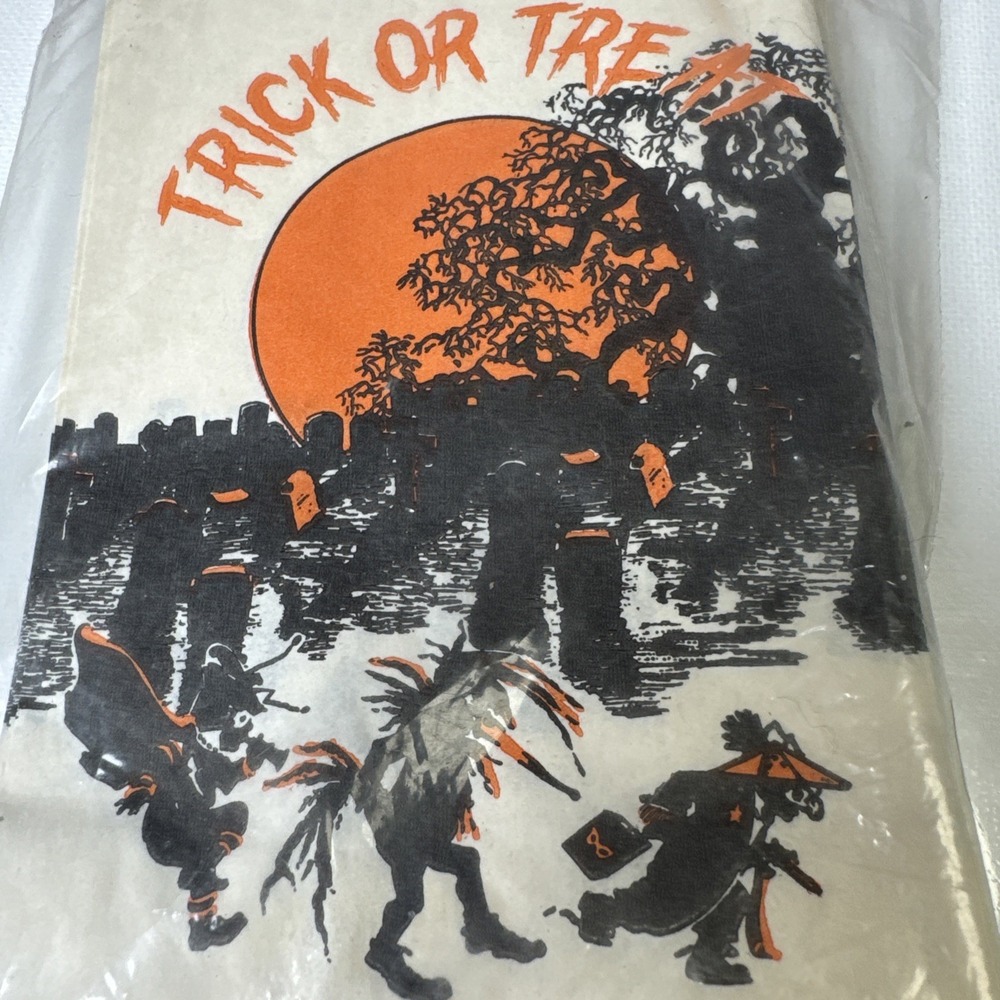 40 Vintage Halloween Paper Trick or Treat "Graveyard" Bags Topstone NOS Made USA - Picture 2 of 12